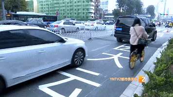 昆明这条主干道拥堵或持续数1.gif