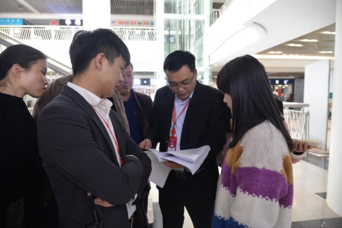 积极开展入户走访 新螺蛳湾大力做好一期市场招租宣传工作