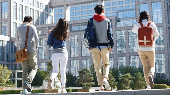 一年一度的春运又在路上了 这份火车购票、出行指南请收好!