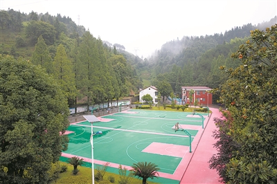 乡村薄弱校如何“向死而生”