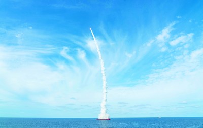 我们自立自强，向科学技术深度和广度进军