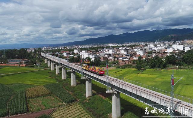 云南铁路（春城晚报-开屏新闻记者 孙江荭 通讯员 唐晓燕 向五一 李永彬 摄影报道）