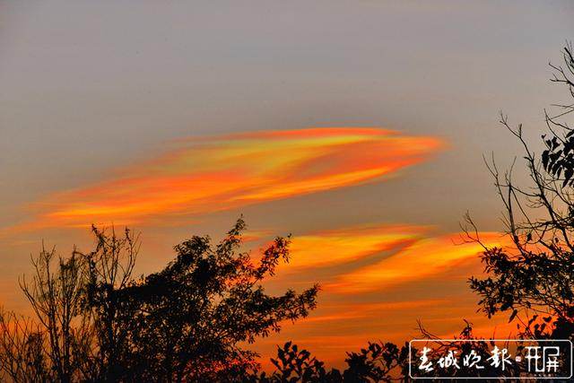 新年预定好运!小寒之日昌宁现七彩祥云 春城晚报-开屏新闻记者 崔敏 通讯员 吴再忠 摄影报道3.JPG