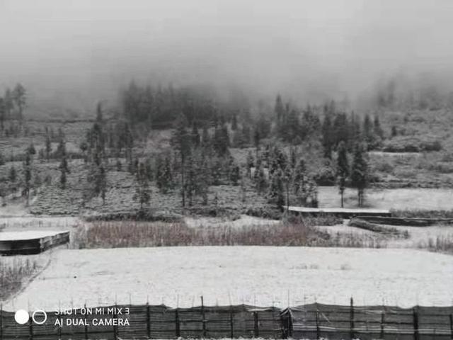 美了美了！2021年的第一场雪，惊艳了文山2.jpg
