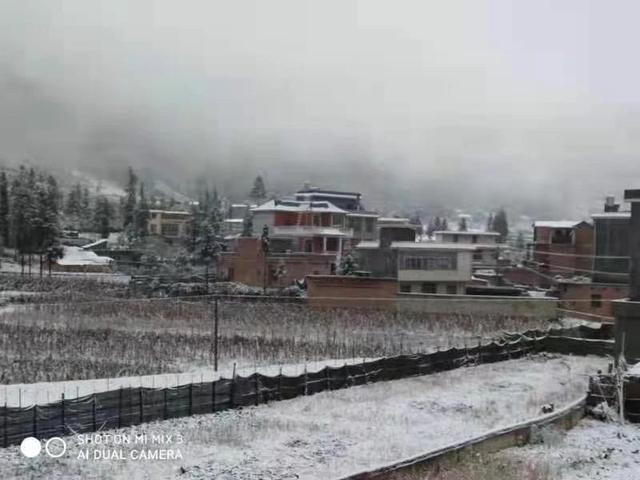 美了美了！2021年的第一场雪，惊艳了文山4.jpg