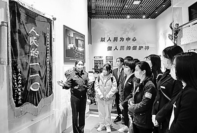 “漳州110”：快速反应、热情服务 做好“人民卫士”