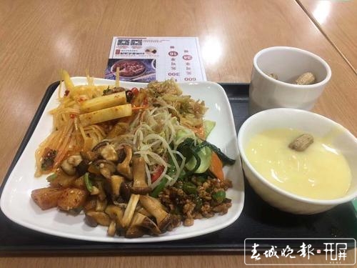 昆明素食餐馆（春城晚报-开屏新闻记者 张田睿 摄）