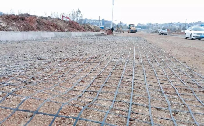 古滇大道施工现场(摄于2018年) 古滇大道施工现场(摄于2018年)