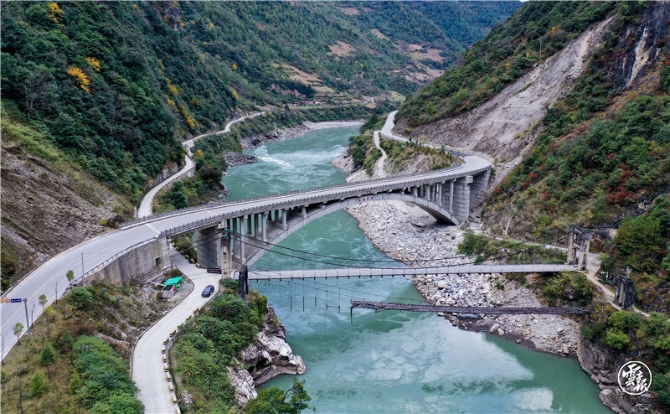 怒江桥的演变 张四伟.jpg 怒江桥的演变 张四伟.jpg