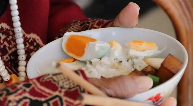 陪伴是最长情的告白！保山76岁女儿与103岁母亲的暖心故事