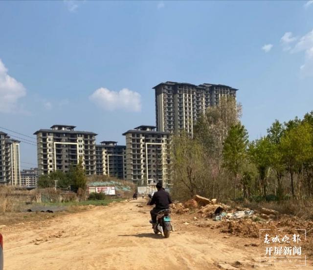 交房一年多，设施不健全