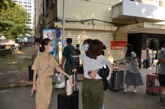 640.webp (1) 640.webp (1)