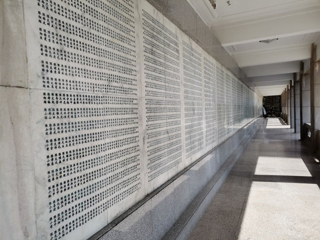 位于淮海战役烈士纪念塔一侧的英烈墙(2021年3月23日摄)。_副本.jpg 位于淮海战役烈士纪念塔一侧的英烈墙(2021年3月23日摄)。_副本.jpg