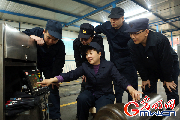 【发现最美铁路】一名铁道车辆配件检修工的自我修养:守住安全底线 【发现最美铁路】一名铁道车辆配件检修工的自我修养:守住安全底线