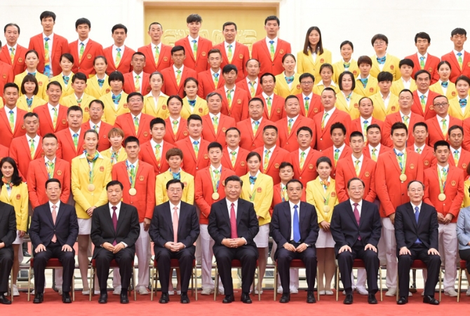 2016年8月25日，党和国家领导人习近平、李克强、张德江、俞正声、刘云山、王岐山、张高丽等在北京人民大会堂会见第31届奥林匹克运动会中国体育代表团全体成员。.jpg