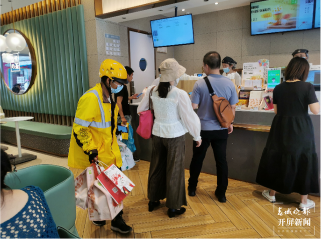 昆明提前入夏！你的空调、风扇、冷饮准备好了吗？春城晚报-开屏新闻记者 李赛 摄影报道