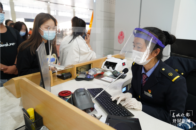 五一车票开售,昆明至大理一票难求!到丽江、临沧余票充足 春城晚报-开屏新闻记者 孙江荭 通讯员 邓瑜 摄影报道