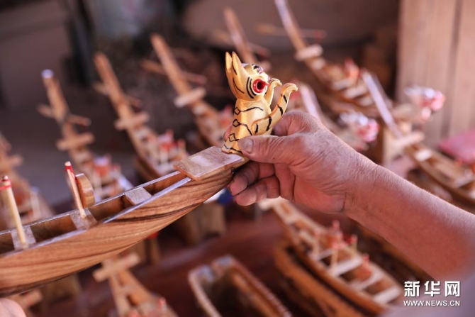 “掌上”龙船 指尖传承8 “掌上”龙船 指尖传承8