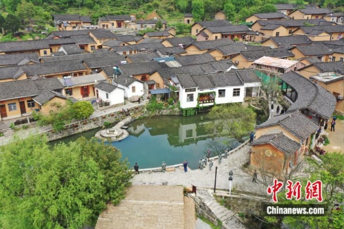 田铺大塆风貌。(航拍图) 李超庆 摄 点击进入下一页