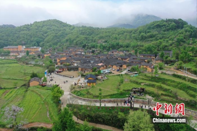 田铺大塆风貌。(航拍图) 李超庆 摄 点击进入下一页