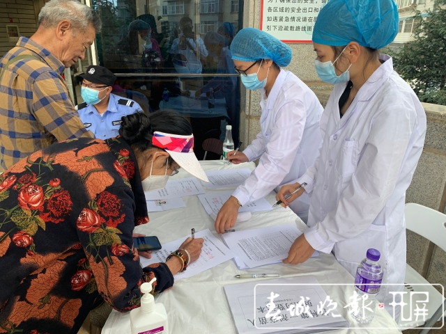 昆明市体育馆临时接种点全力备战新冠疫苗“第二针”（艾子文 摄影报道）