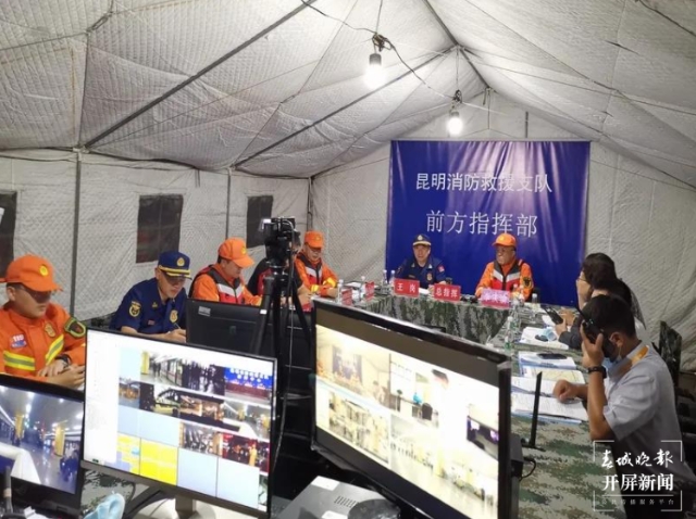 云南省首次地铁站点淹积水实战演练在昆明举行(春城晚报-开屏新闻记者 刘嘉 摄)