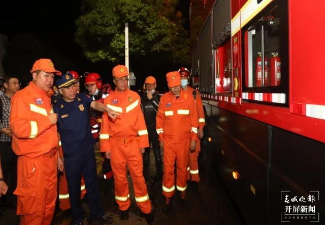 云南省首次地铁站点淹积水实战演练在昆明举行(春城晚报-开屏新闻记者 刘嘉 摄)