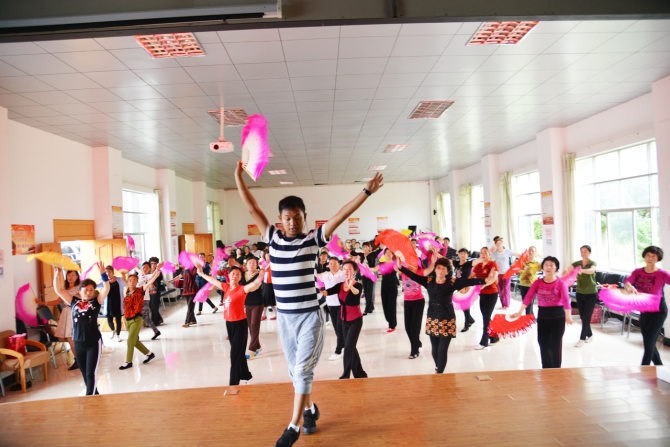 金老师再给学生授课 金老师再给学生授课