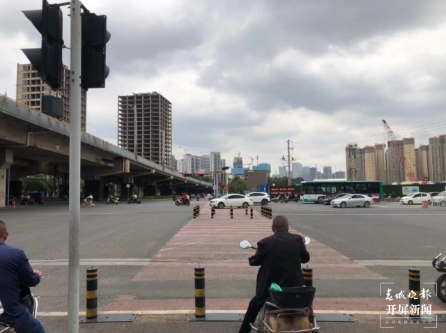 市民反映昆明一路口绿灯时间太短,过街得飞奔