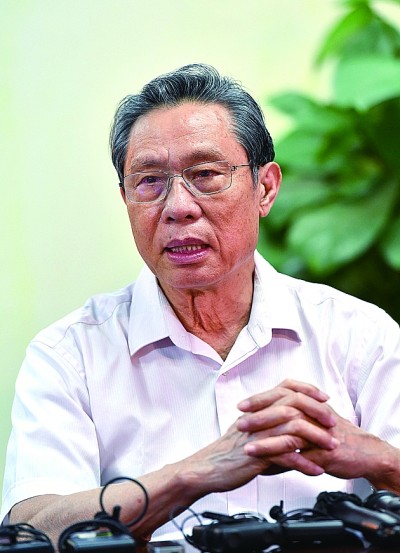 钟南山：行进的步履从未停歇