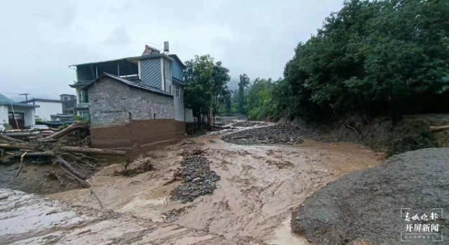 紧急驰援！大理州洱源县突发泥石流