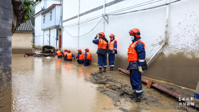 紧急驰援！大理州洱源县突发泥石流