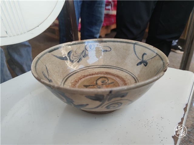 云南镇雄县发现明清时期大型青花瓷古窑址