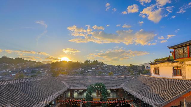 春暖花开 焕新而来 “五一”到丽江古城大研花巷安心游、放心吃