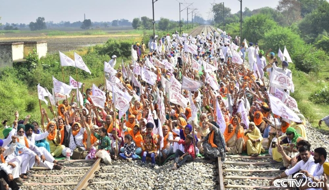 PHOT0klJPgvkrNKSHiVNfKSo211019_1000x2000