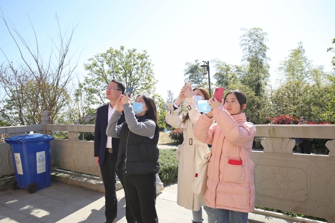 229359_aa94696b-47c4-41f4-8351-e046b0b934fe 229359_aa94696b-47c4-41f4-8351-e046b0b934fe