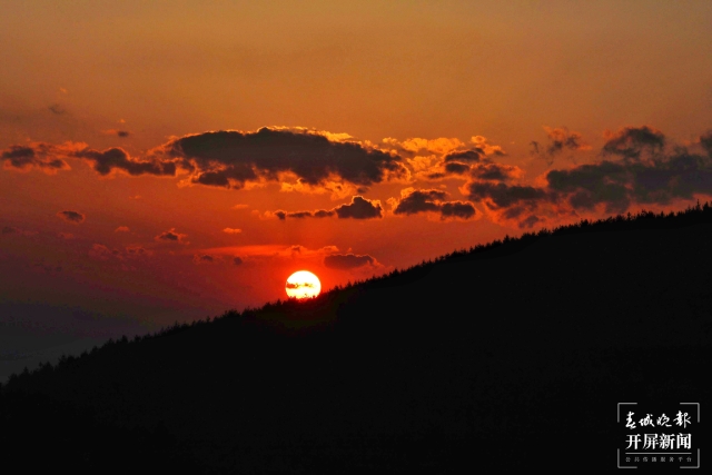 开屏策划｜冬至云南—磨豆山日落（开屏新闻记者及通讯员 摄）