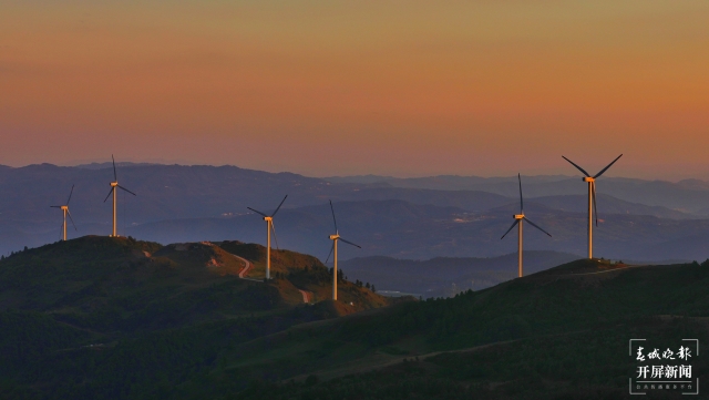 开屏策划｜冬至云南—磨豆山日落（开屏新闻记者及通讯员 摄）