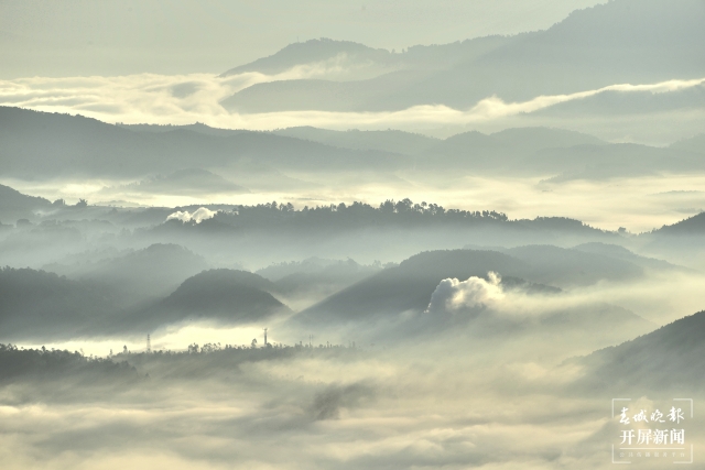 开屏策划｜冬至云南—保山昌宁雾海（开屏新闻记者及通讯员 摄）