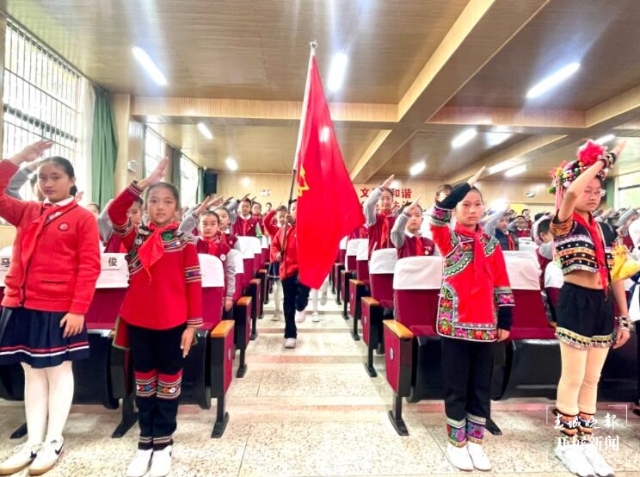 昆明小学陆续举行少代会（开屏新闻记者 李思家 摄）