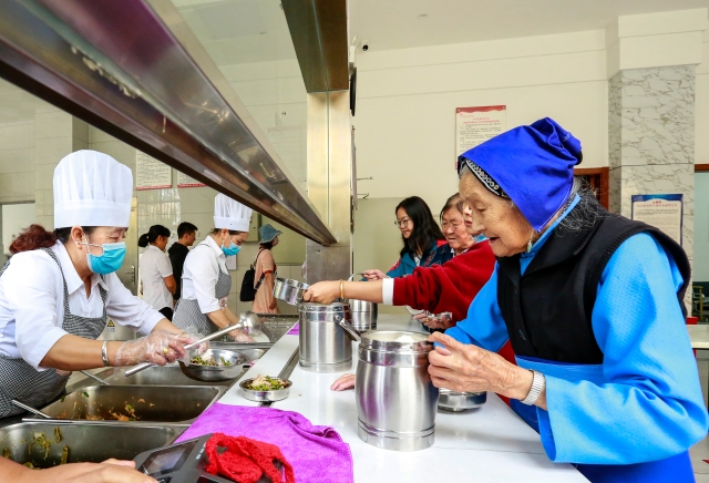 疏通19条“毛细血管”，新增3000个停车泊位！这些都是呈贡区政府给群众的承诺（供图）