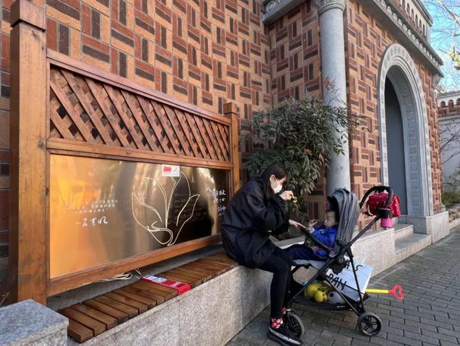 84ebd98ea8654fc7ab70d5ee041b362b