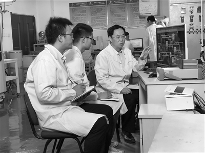 4_2110727221_b 4_2110727221_b