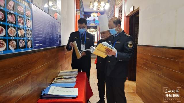 今年来昆明已检查餐饮单位39627家（开屏新闻记者 王磊 摄）