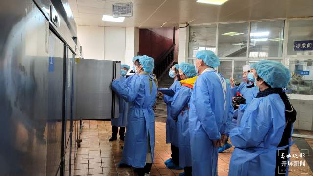 今年来昆明已检查餐饮单位39627家（开屏新闻记者 王磊 摄）