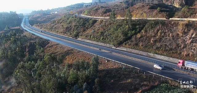 高速(开屏新闻记者 崔敏 通讯员 李红幸 摄)