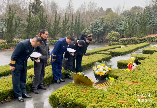 新春走基层|“我们一切都好!”云南森林消防总队大理州支队春节前走访慰问烈士家属