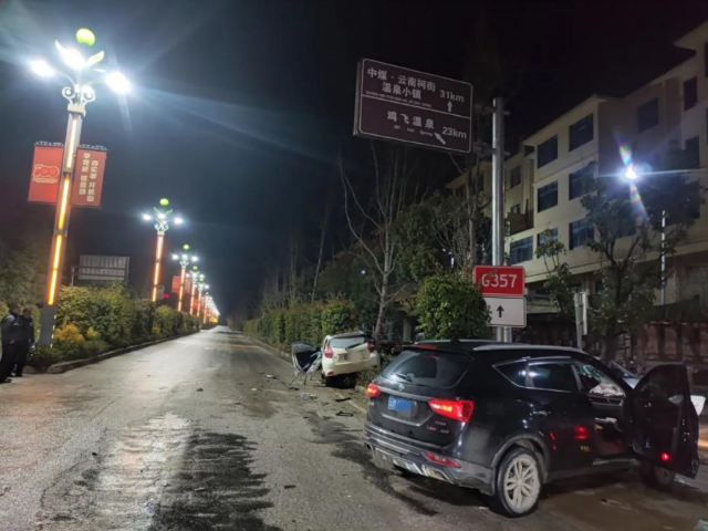 转弯让直行?都因为未减速观察 两车同责(警方供图)