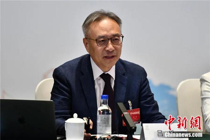 吕舟:北京中轴线为何是中华文明的独特见证? 2021年7月,第44届世界遗产大会“城市历史景观保护与可持续发展”边会在福州举行。吕舟教授解读“北京中轴线”的文化遗产价值,向世界展示了北京在老城整体保护和有机更新方面做出的有益探索和积累的宝贵经验。<a target='_blank' href='/'><p align=