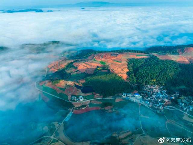 绝美云海就在红河泸西 人民日报客户端云南频道（王正鹏 摄）